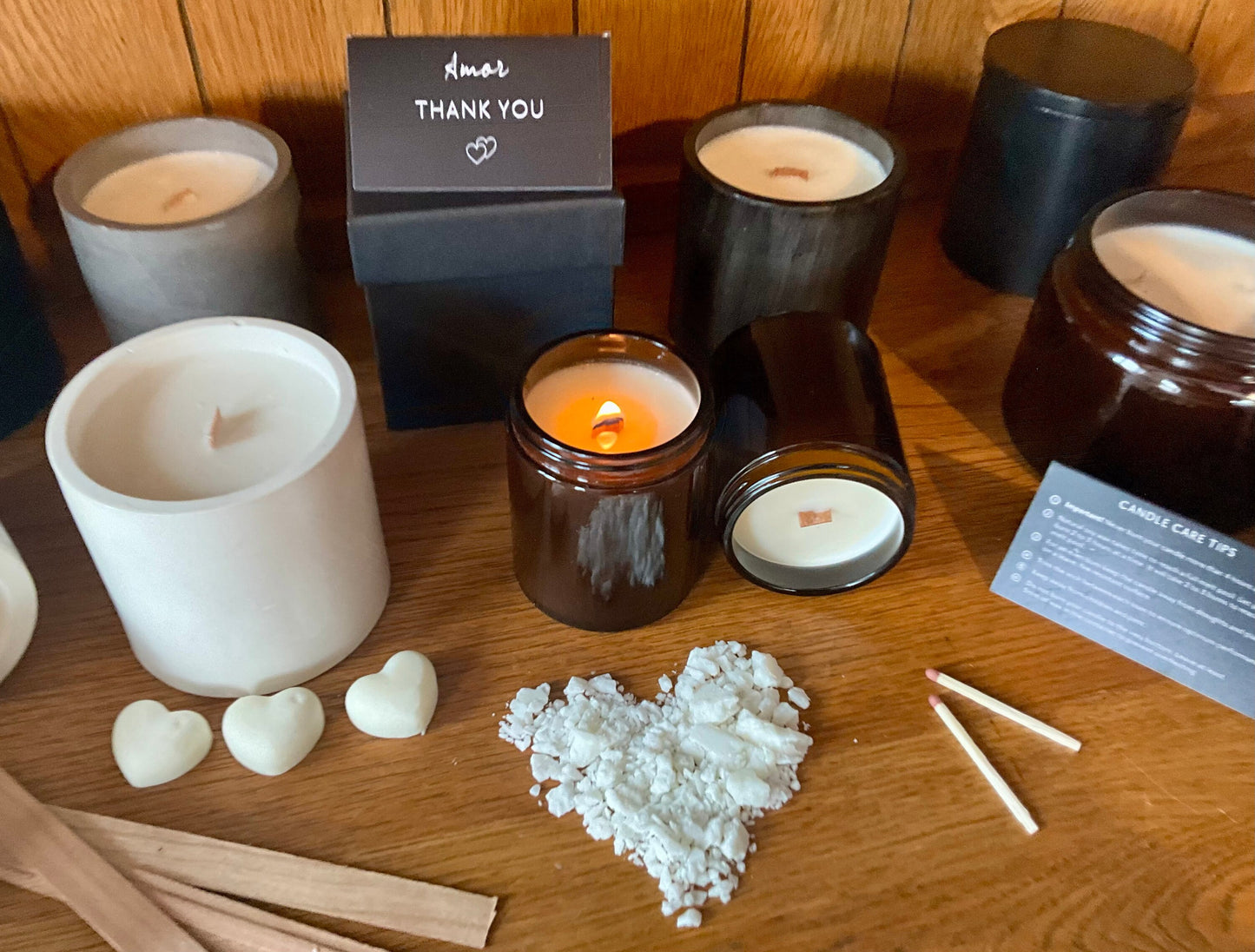 White Stone Cast Scented Soy Wax Candles with Crackling Wooden Wick  | Burn-time up to 45 hours | Eco-friendly
