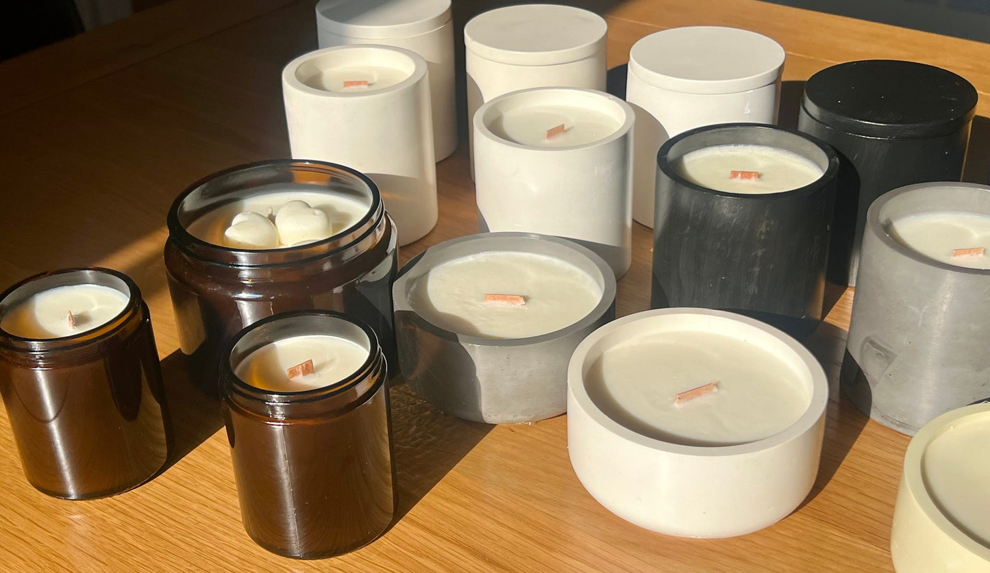 White Stone Cast Scented Soy Wax Candles with Crackling Wooden Wick  | Burn-time up to 45 hours | Eco-friendly