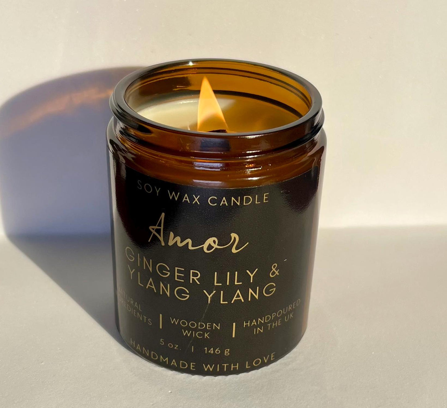 Ginger Lily & Ylang Ylang Scented Soy Wax Candle with Wooden Wick | Pure essential oil blend | 180ml - up to 40 hours | Eco-friendly!