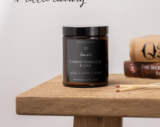 Cuban Tobacco & Oak Scented Soy Wax Candle with Crackling Wooden Wick | Reusable Amber Jar | Burn-time up to 35 hours | Eco-friendly